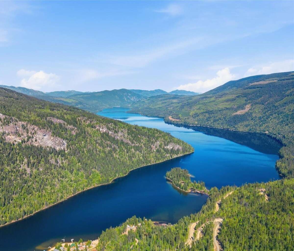 Rustic Log Cabin Retreat at East Barriere Lake