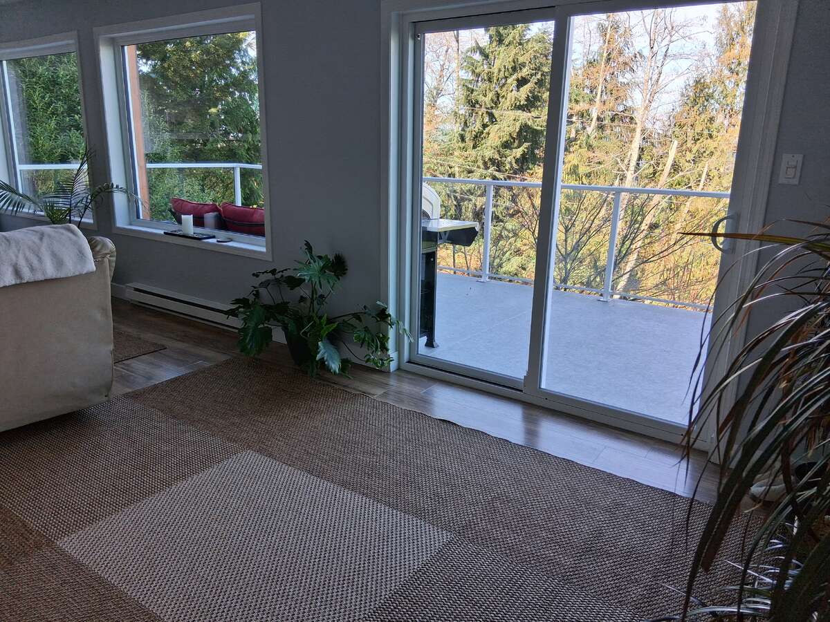 LR to 40' BIg Oceanview Deck