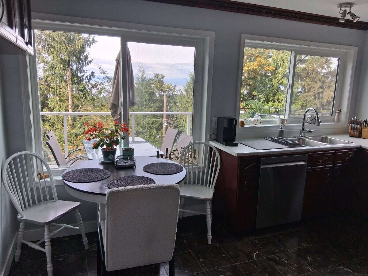 BIG Ocean Views 4 Bedroom 3 Bath 3 Ocean Decks