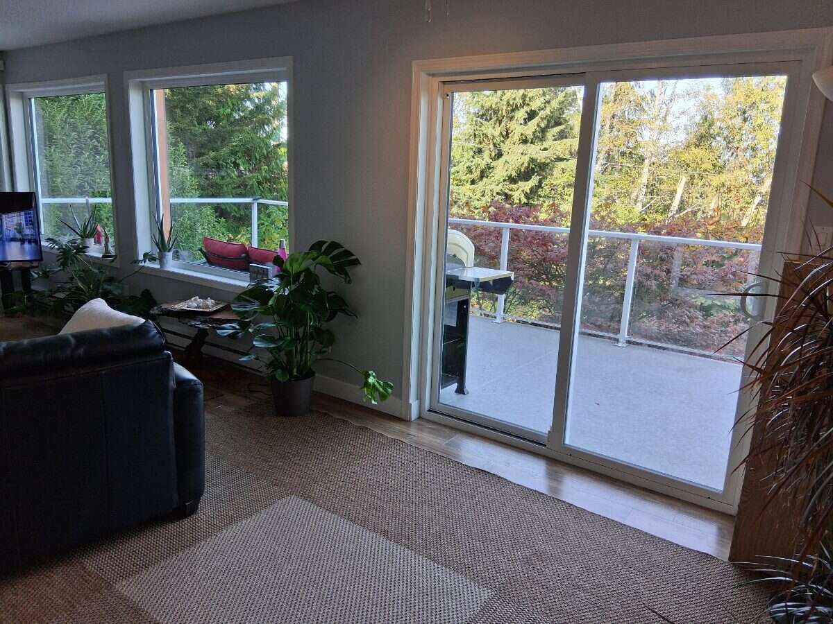 BIG Ocean Views & 3 Decks, 4 Bedroom, 3 Bath 