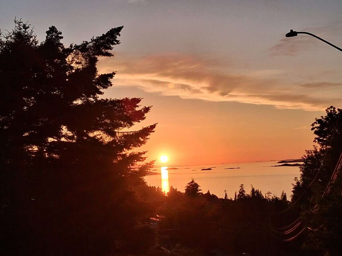 BIG Ocean Views & 3 Decks, 4 Bedroom, 3 Bath 