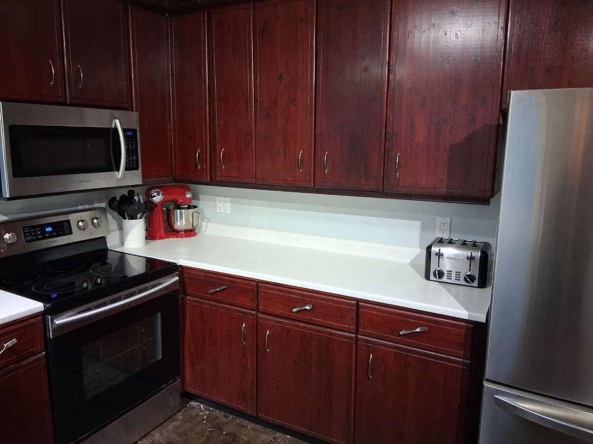 Kitchen-more cupboards & counter