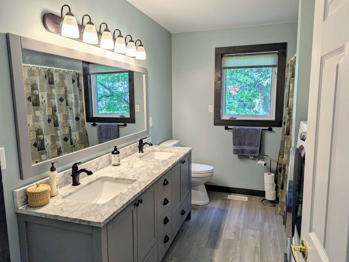 Main Floor Full Bathroom