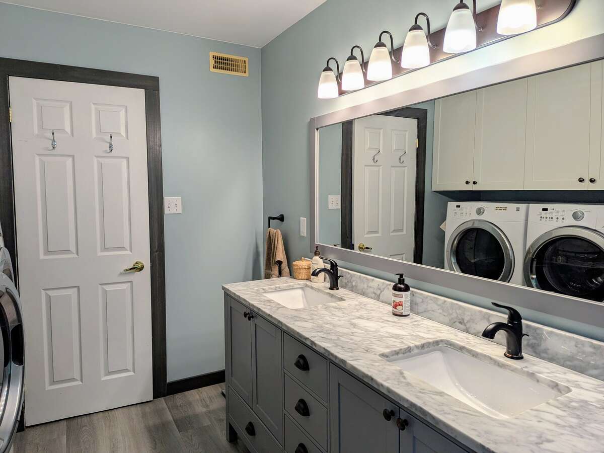 Main Floor Full Bathroom