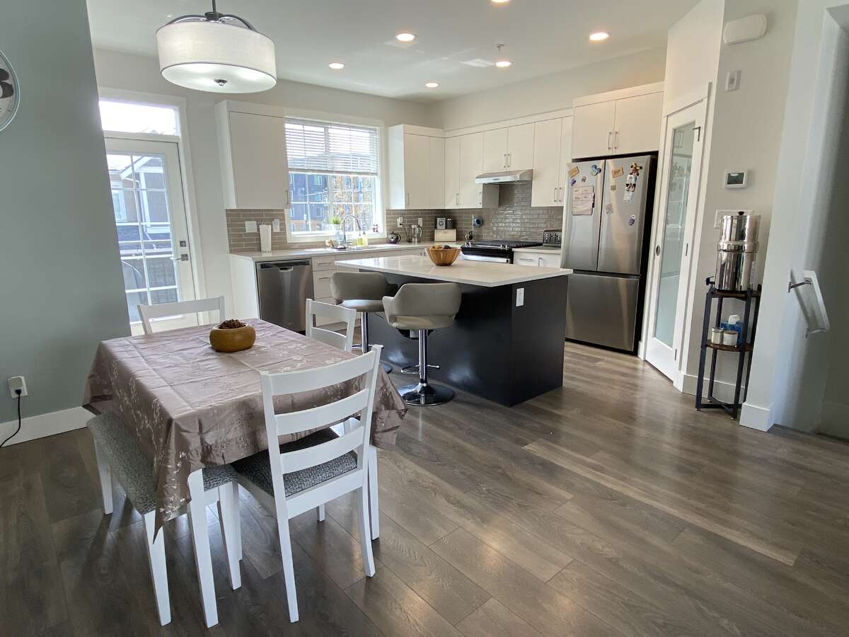 Kitchen / dining area