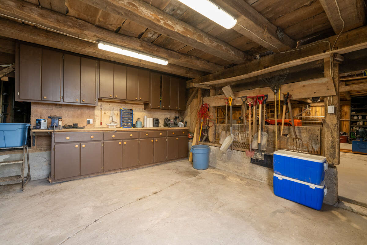 Perfect barn for workshops or projects with heated with forced air