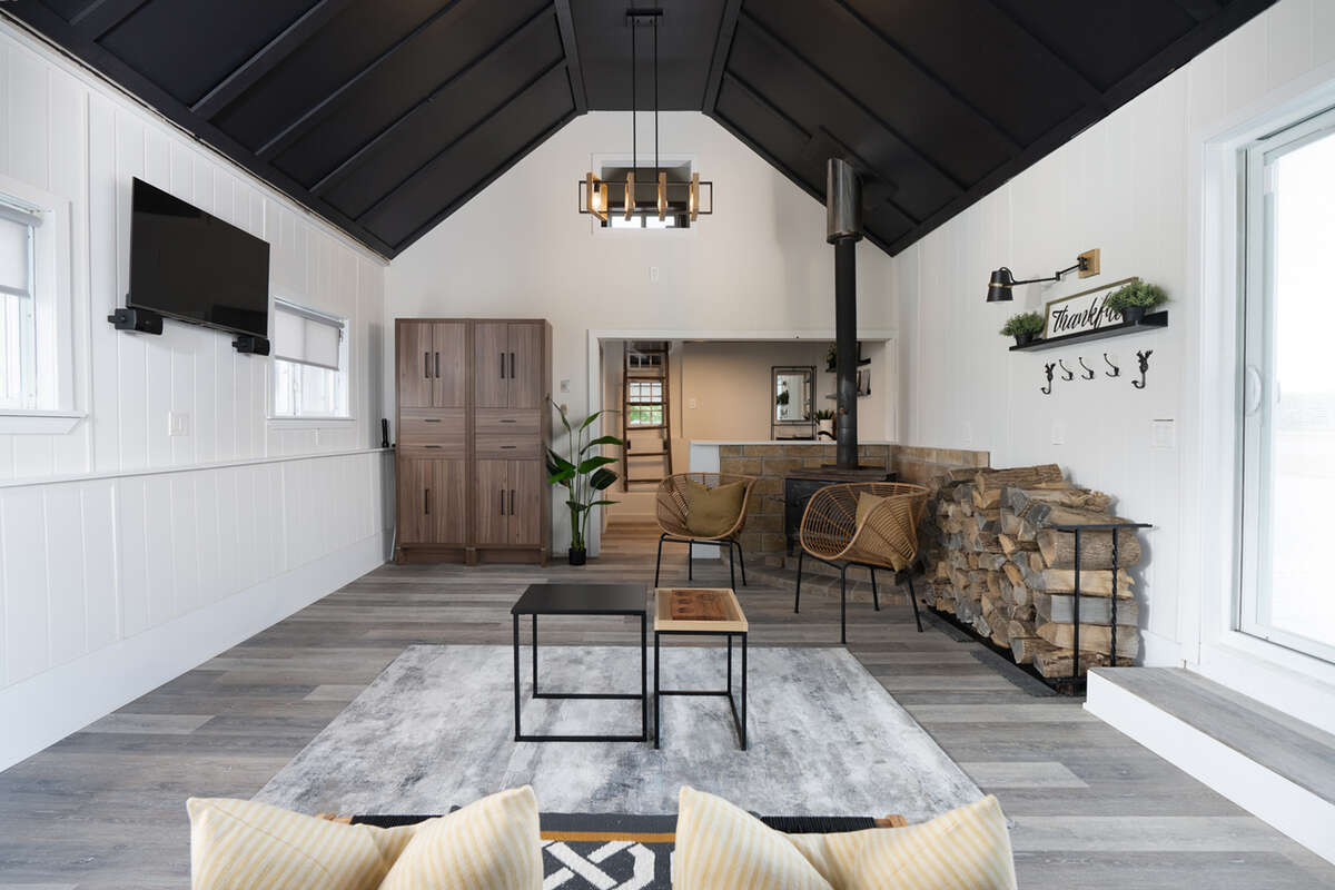 Private guest house/retreat/office: Open interior studio living with vaulted ceilings