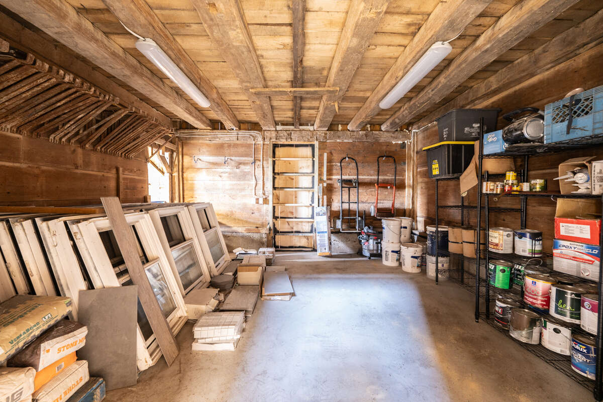 Versatile barn for work or creative space for work, business or crafting