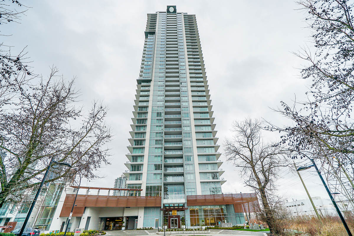 Condo For Sale in Burnaby, BC - 2 bed, 2 bath