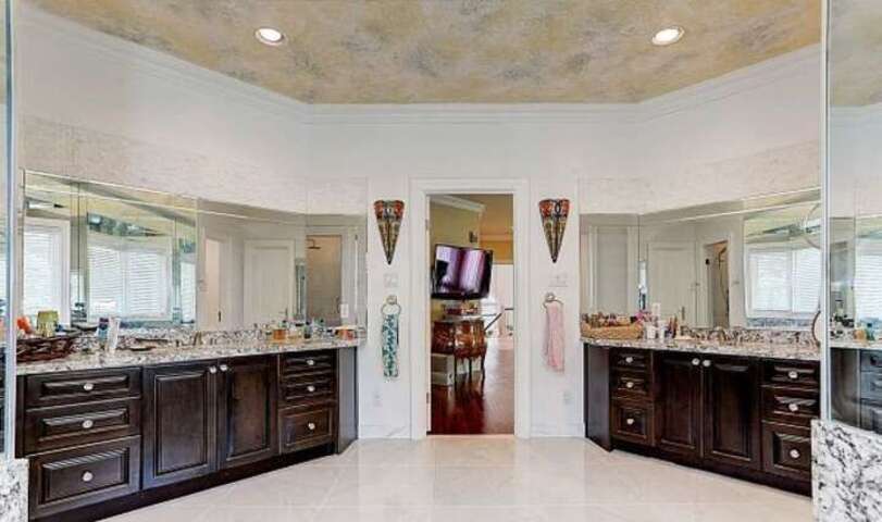 Huge Estate Mension , renovated , quality   house