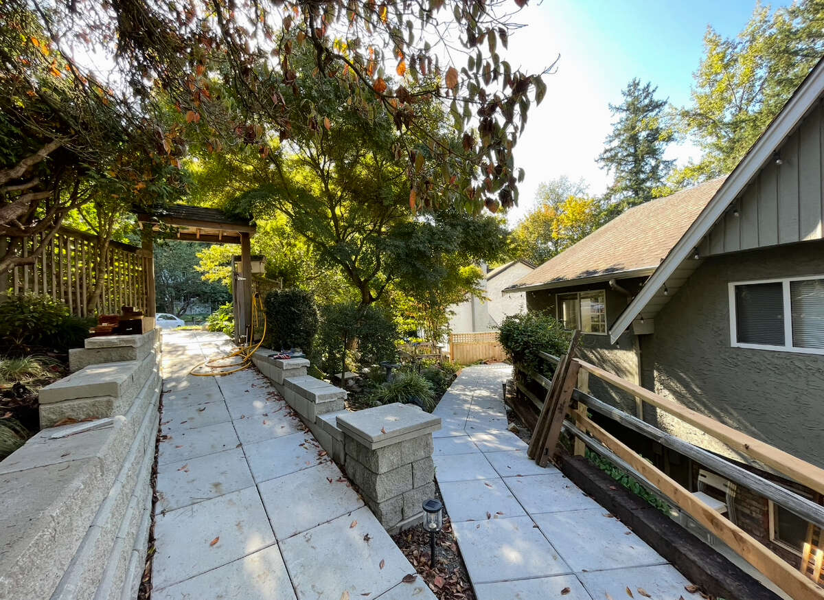 .Tudor home/ Nature/ Privacy/ Multi-generational