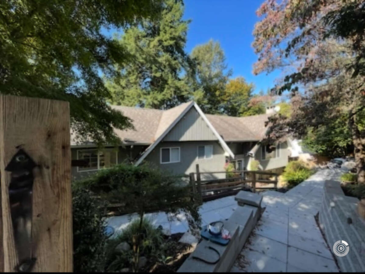 .Tudor home/ Nature/ Privacy/ Multi-generational