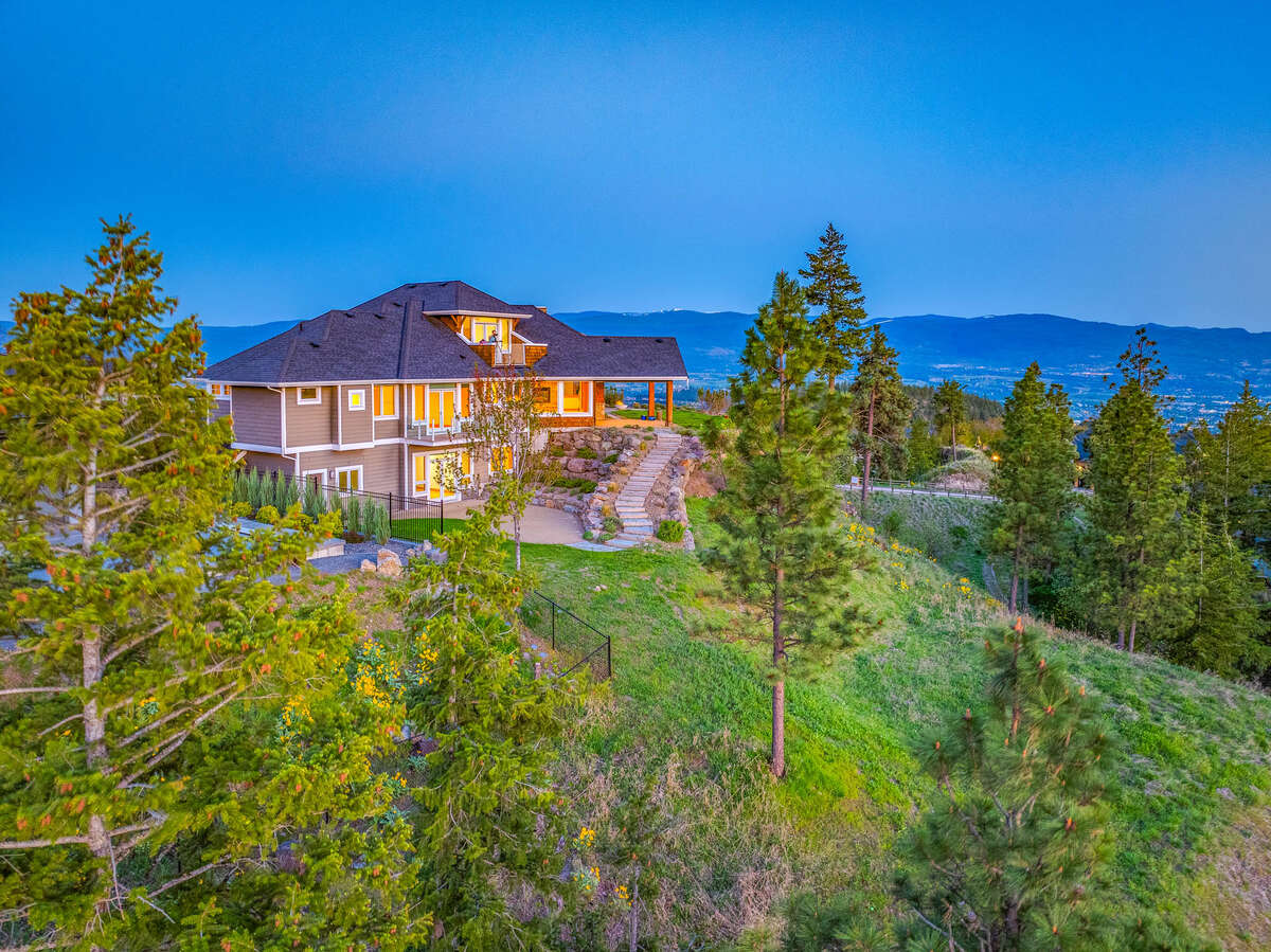 Direct access to natural park, maximum privacy