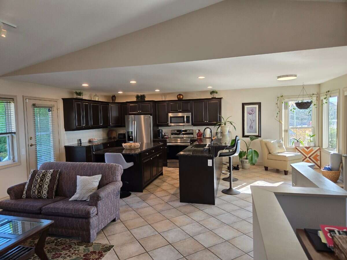 Best Location: Central, quiet, prestigious! 