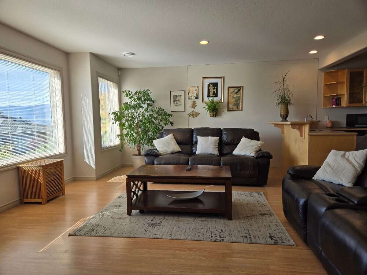 Best Location: Central, quiet, prestigious! 