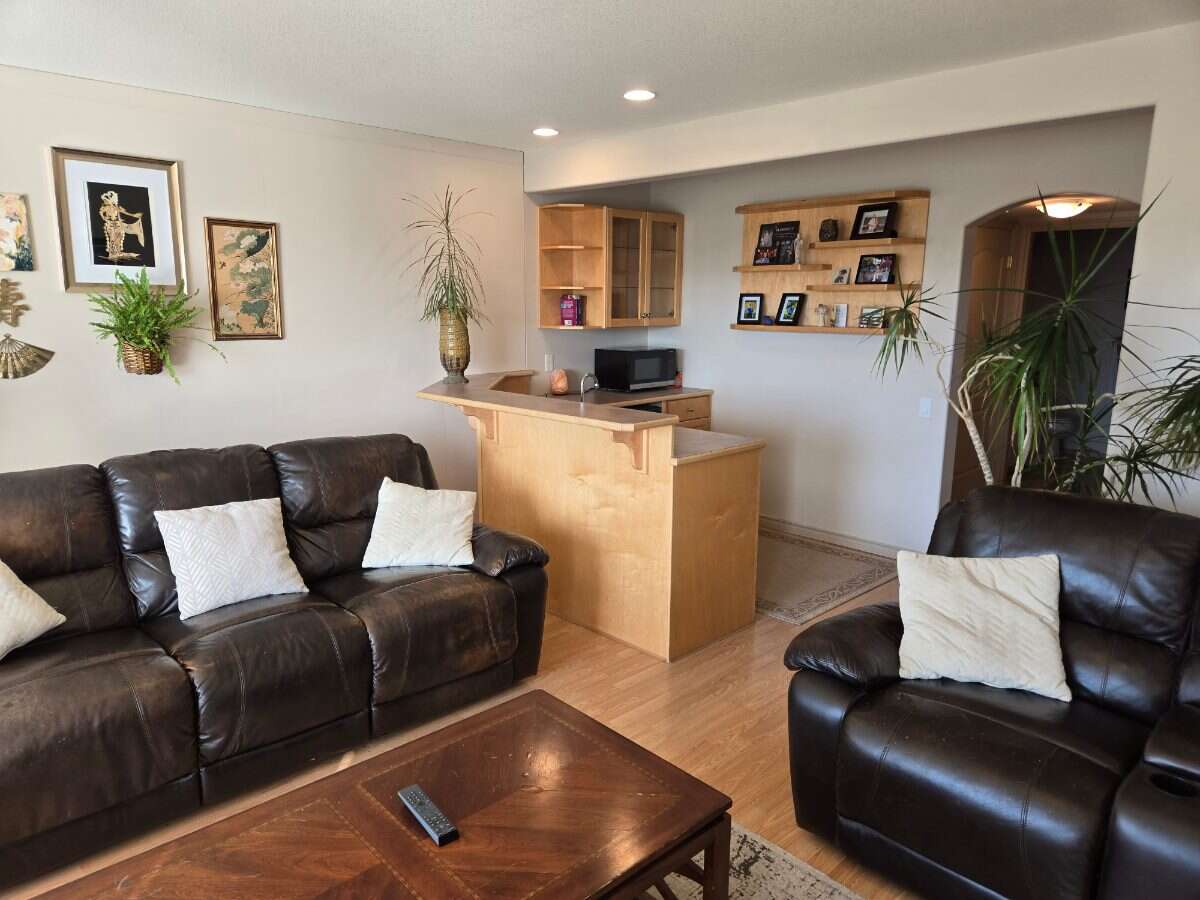 Best Location: Central, quiet, prestigious! 