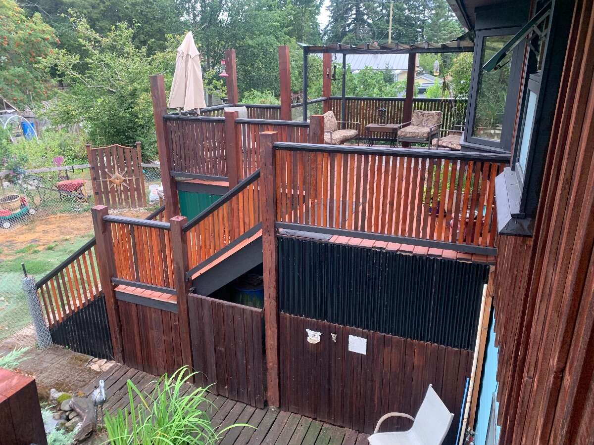 4Bed/2Bath on Lg lot.Potential for secondary suite