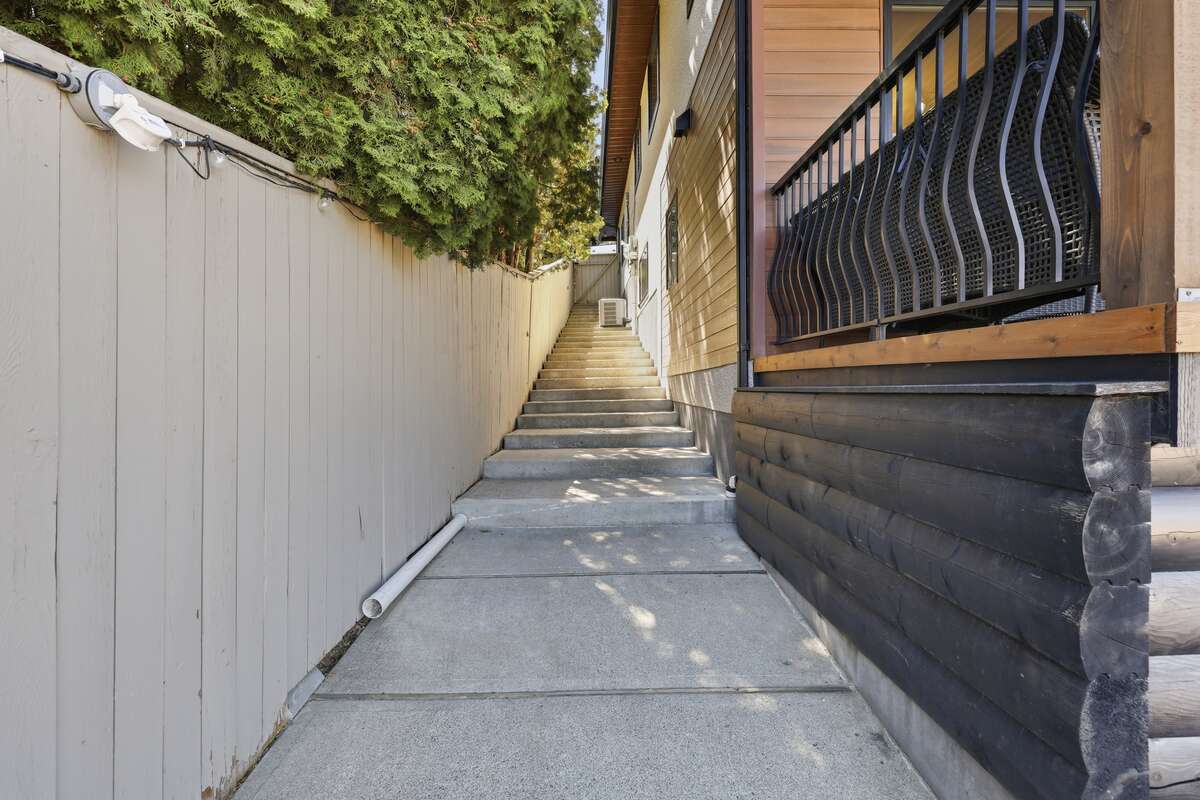 Beautiful Upper Sahali home with stunning views