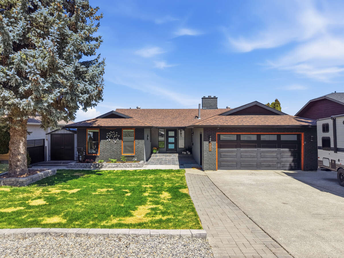 Beautiful Upper Sahali home with stunning views