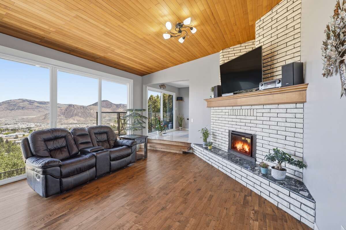 Beautiful Upper Sahali home with stunning views