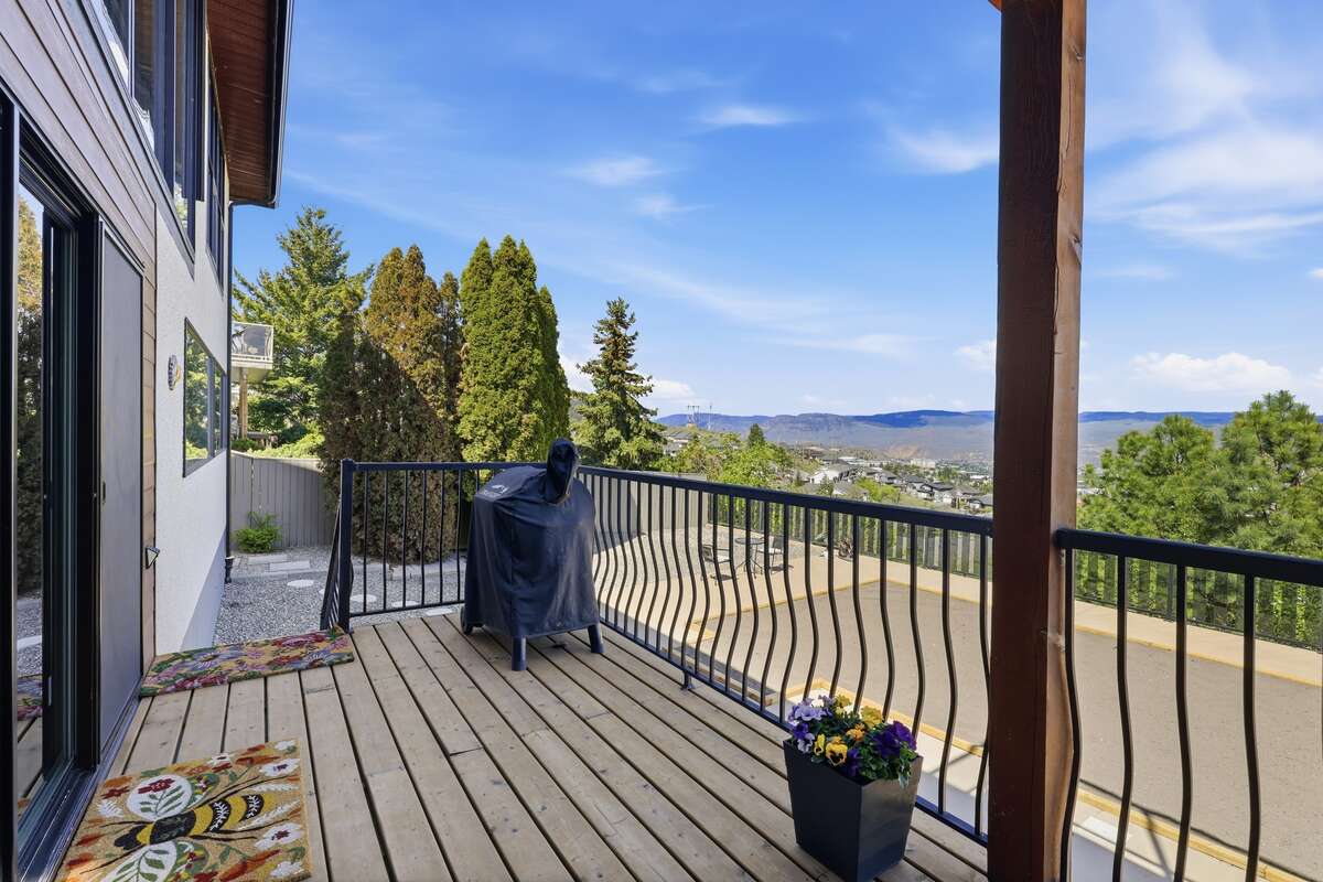 Beautiful Upper Sahali home with stunning views