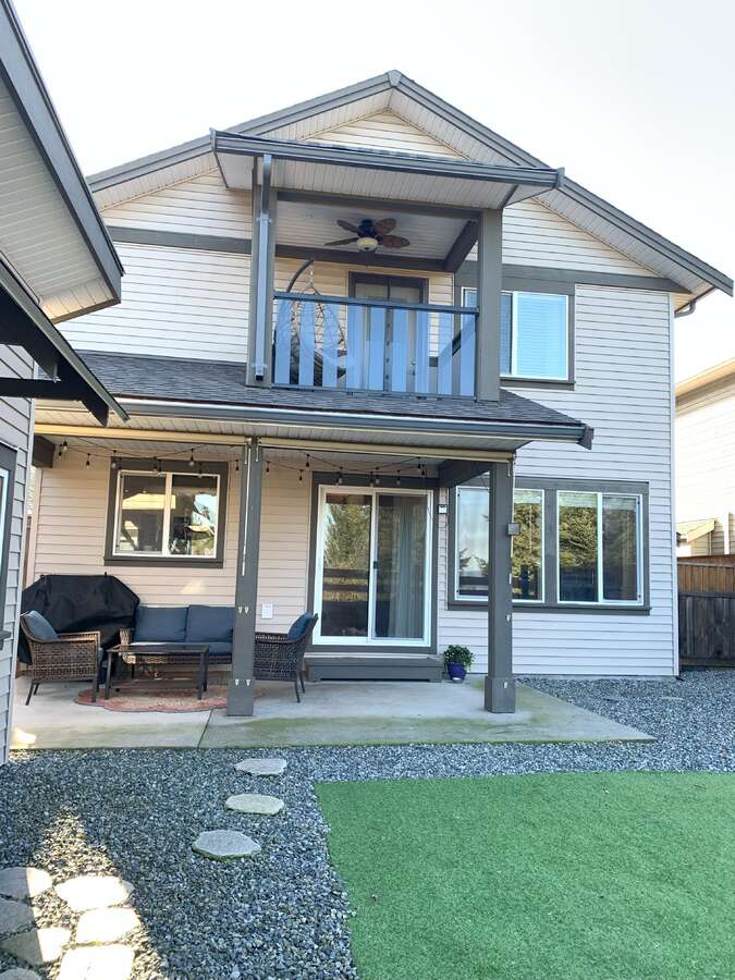 House For Sale in Chemainus, BC - 3 bed, 3 bath