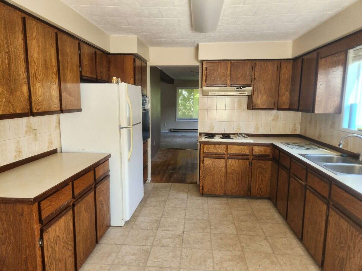 2BR Home in Deroche
