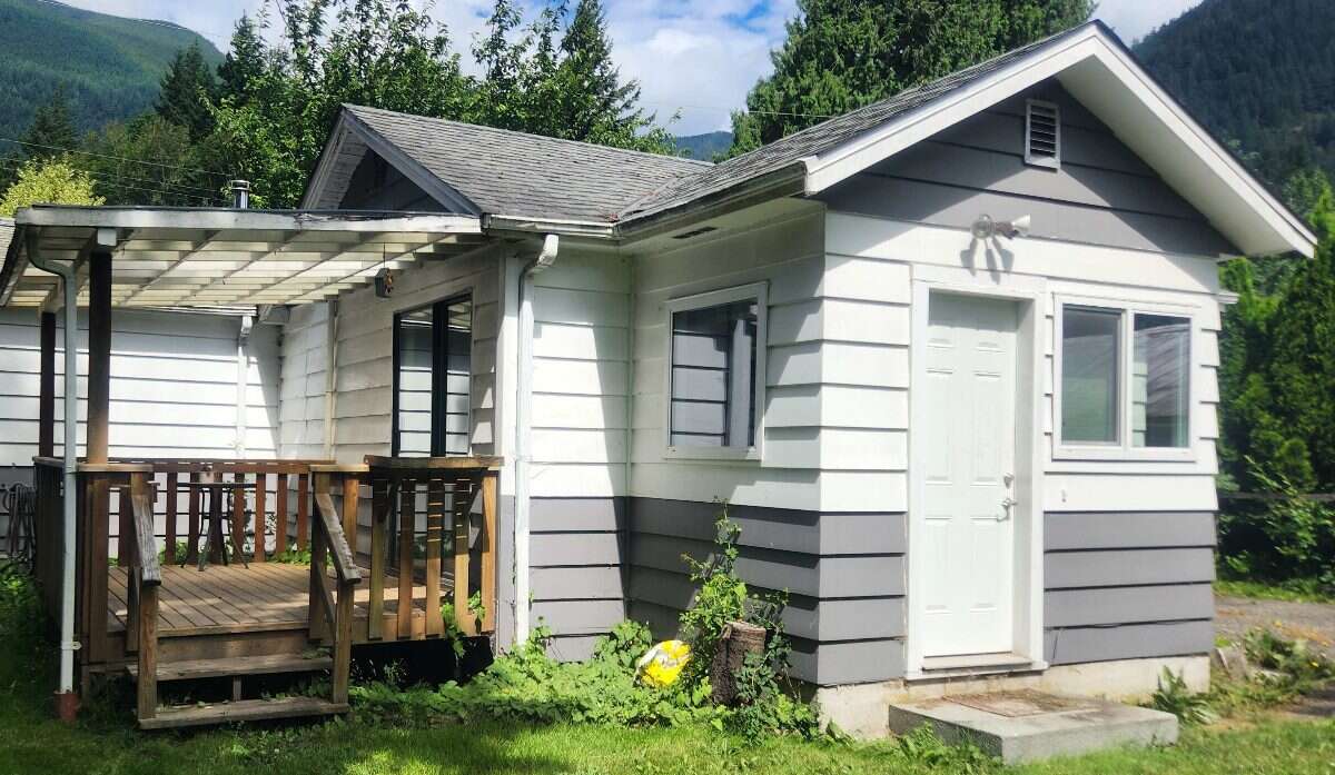 2BR Home in Deroche