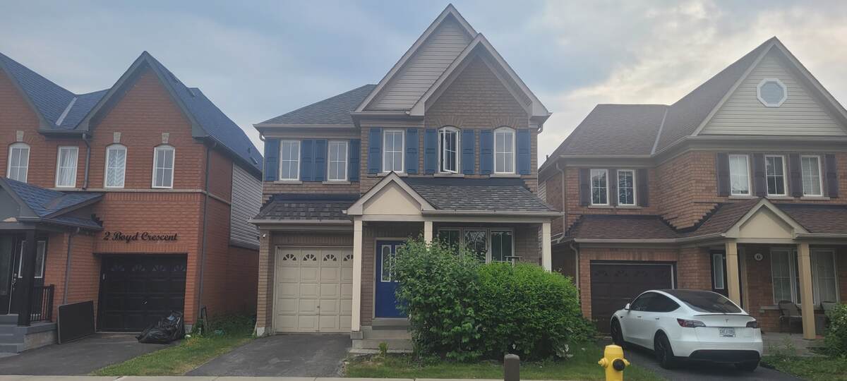 House For Sale in Ajax, ON - 4 bed, 3 bath