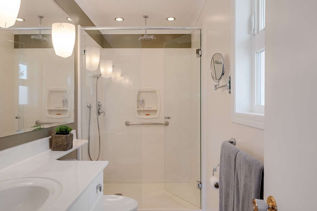 En-suite bathroom