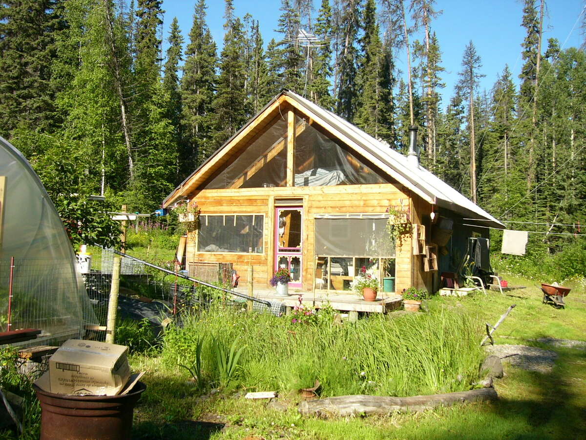 Land with Building(s) / Acreage / House For Sale in Burns Lake, BC - 1+1 bed, 1 bath