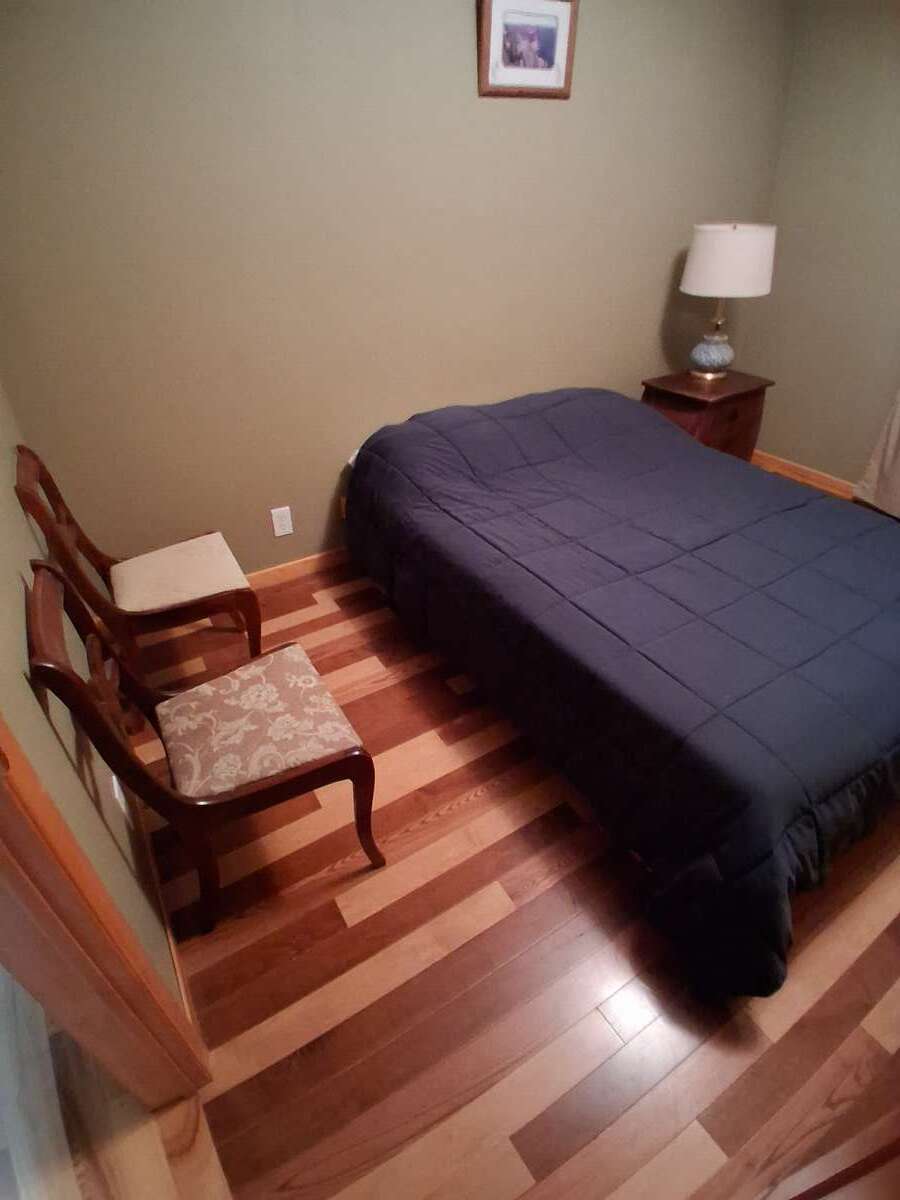 A cozy bedroom.