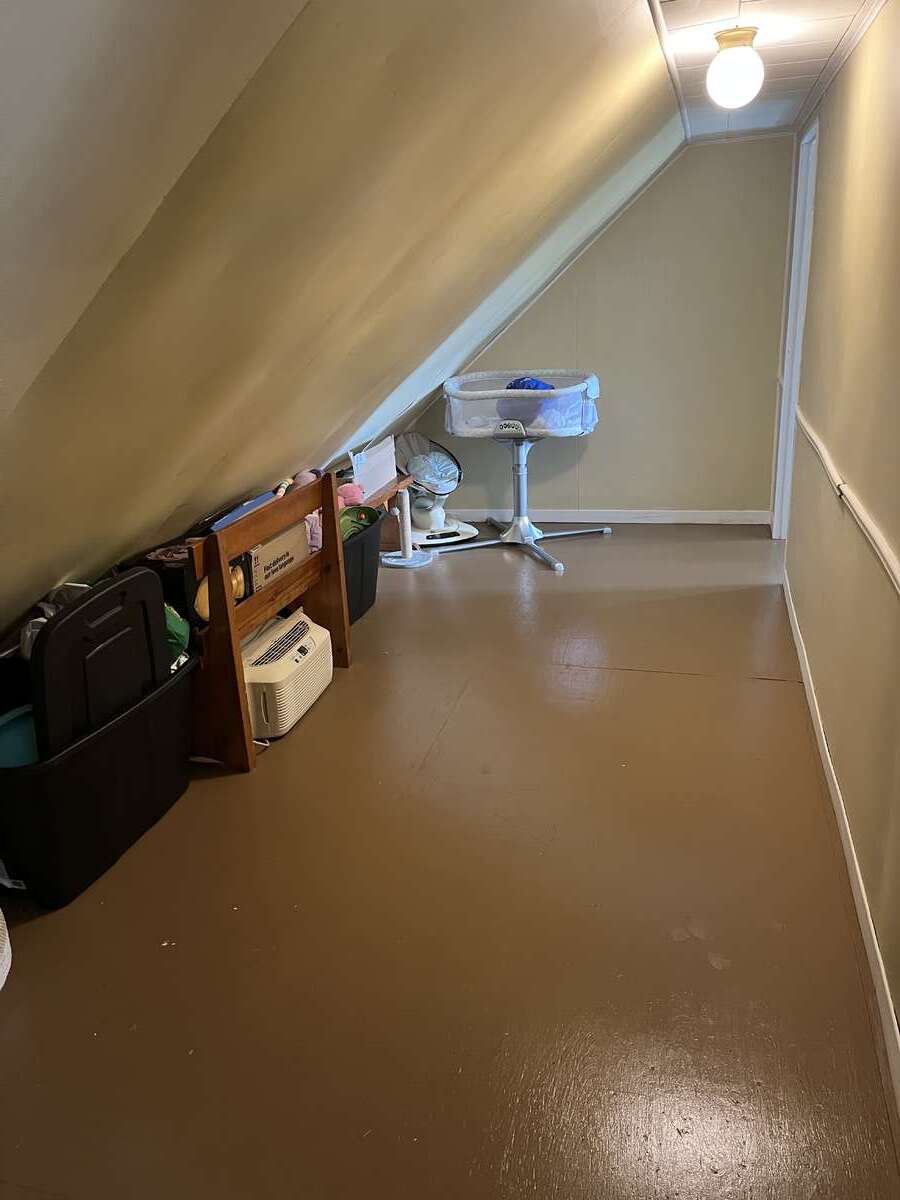 hall to 4th bedroom
