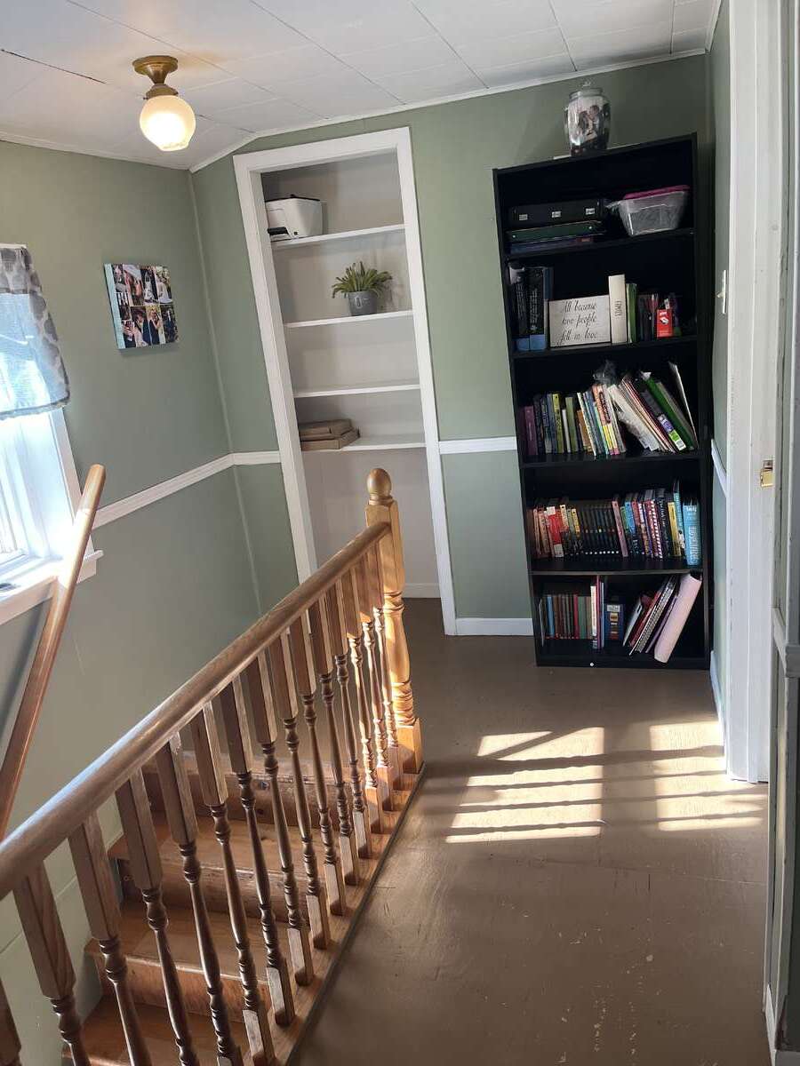 hall to bedrooms 2&3