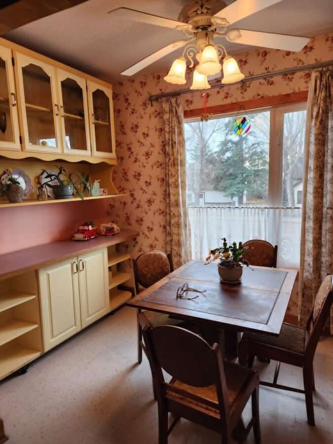 dining area off kitchen