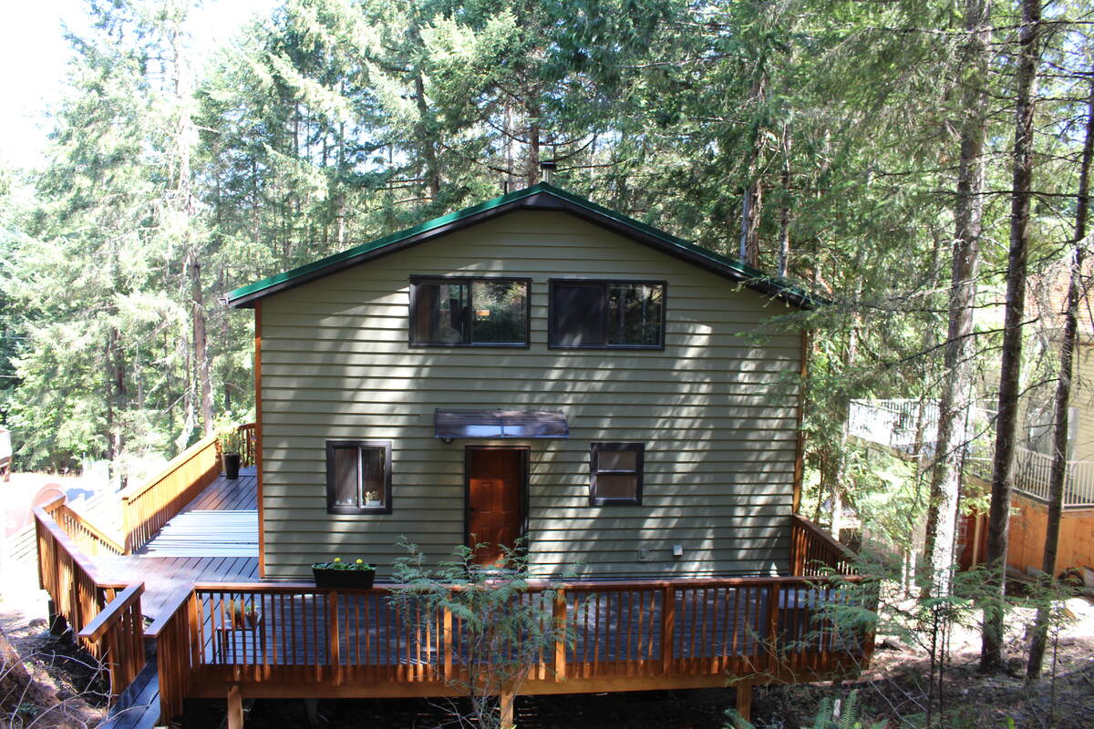 House For Sale on Mayne Island, BC - 2 bed, 2 bath