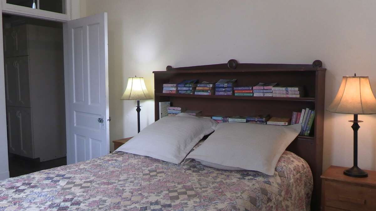 Primary bedroom alt view