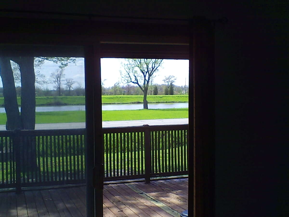 THIS PROPERTY HAS PARK AND WATERVIEW