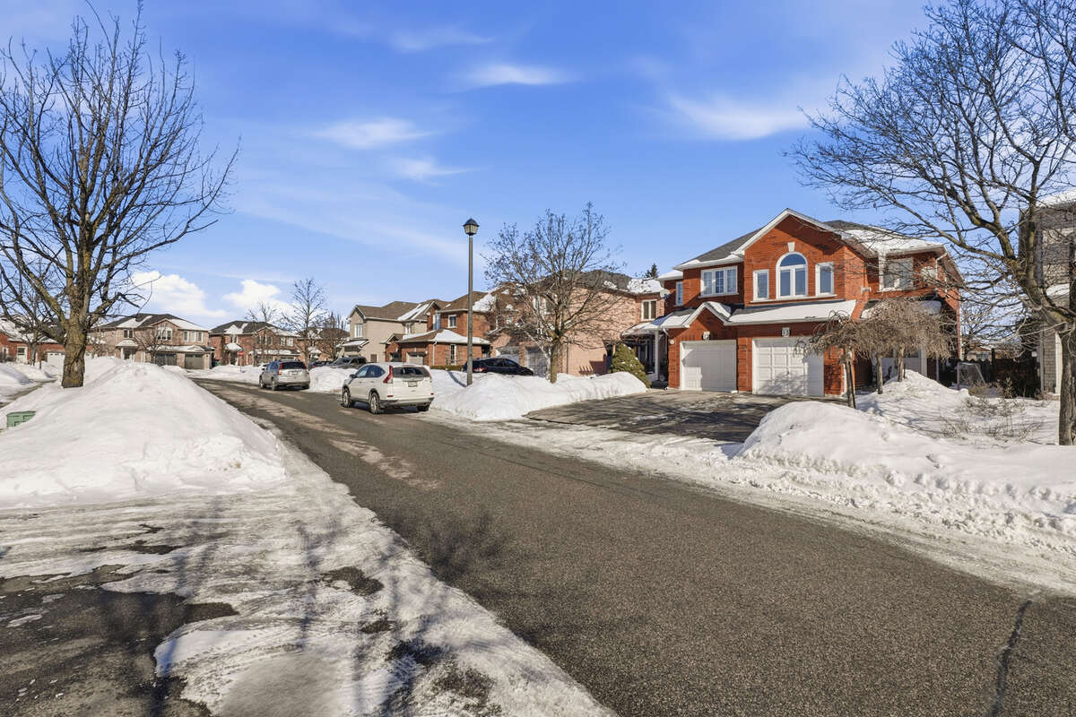 15 Coolspring Crescent