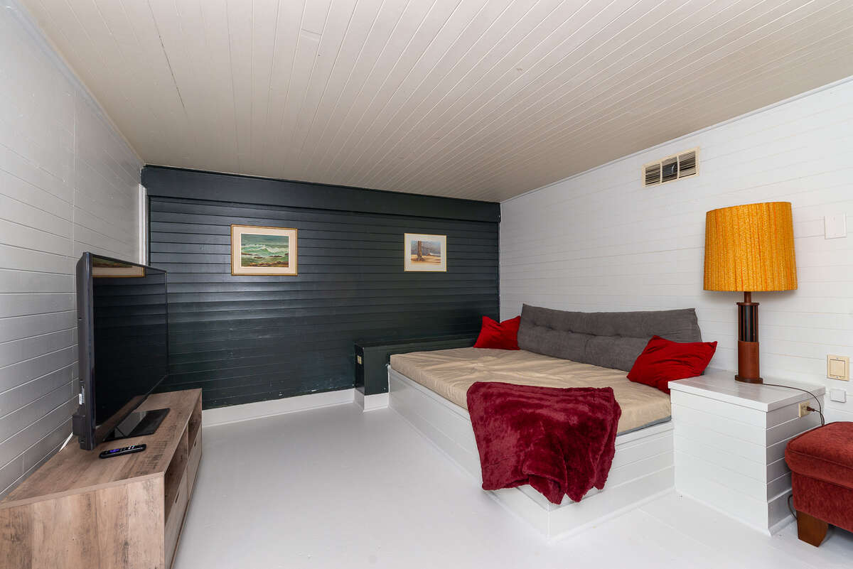 Entertainment Room (Bedroom) (lower level)