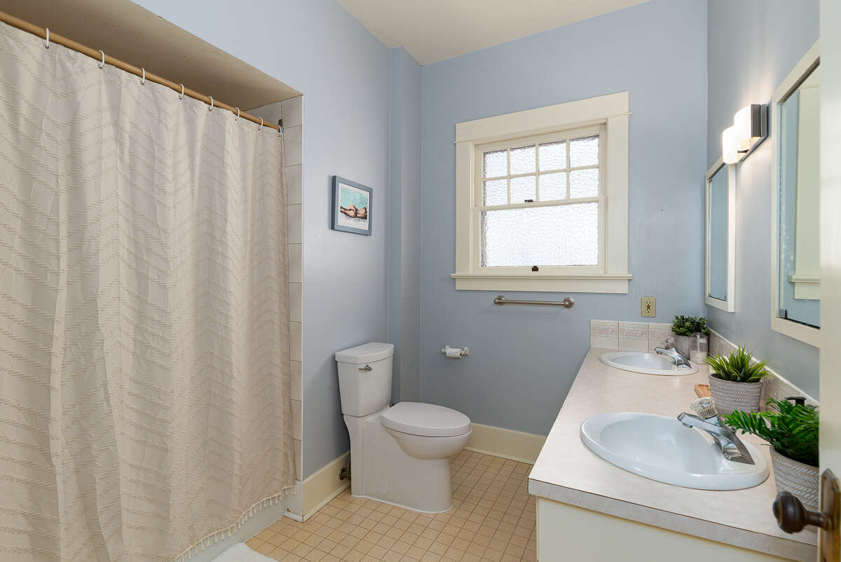 4-piece Bathroom
