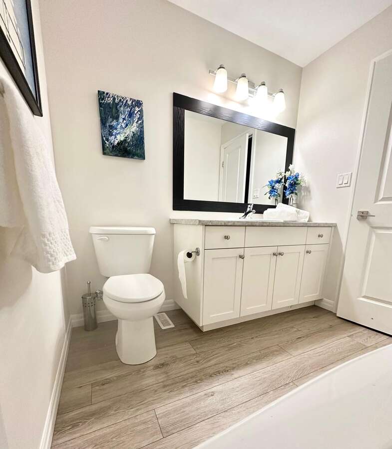 Bathroom (3 Pieces)