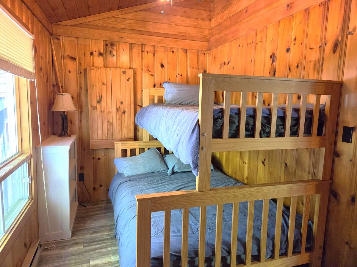 2nd bedroom