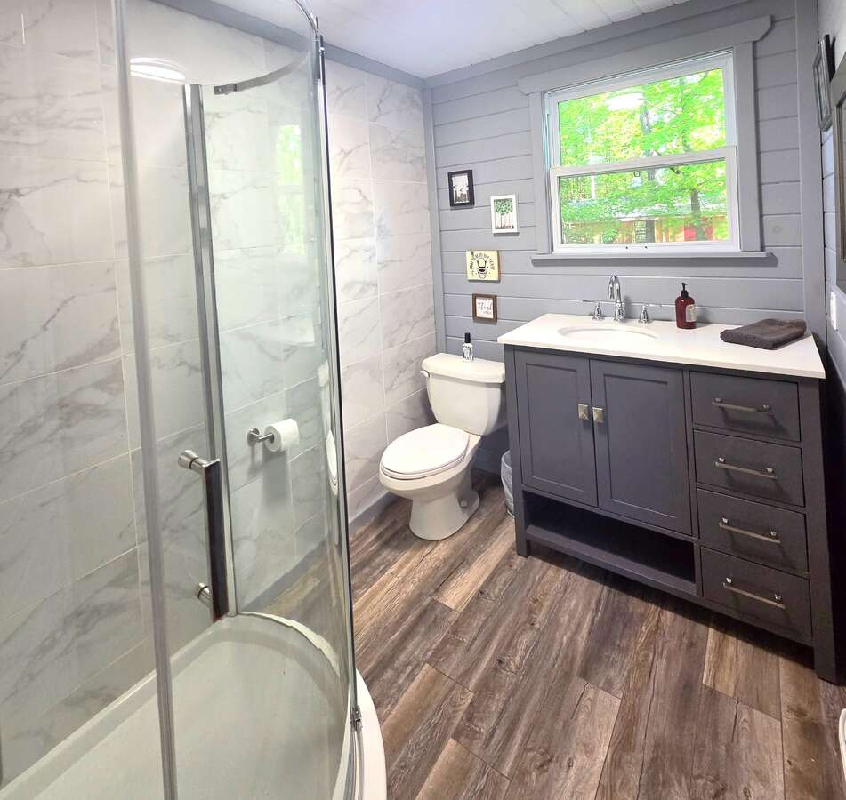 4 piece washroom