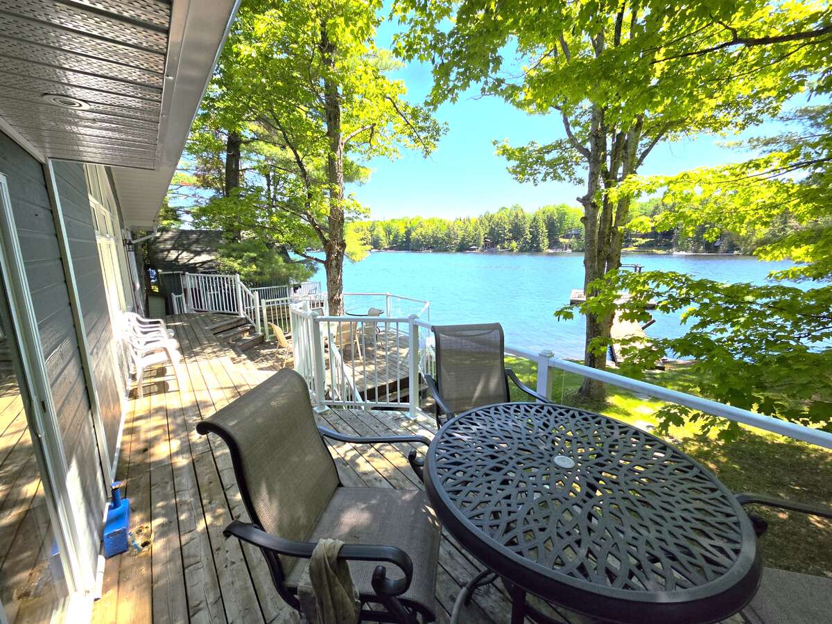 Upper deck outside kitchen