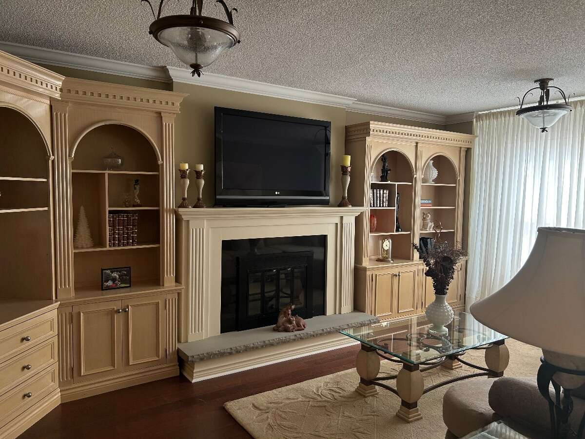 Bright 4 bedroom home in hub of Woodbridge