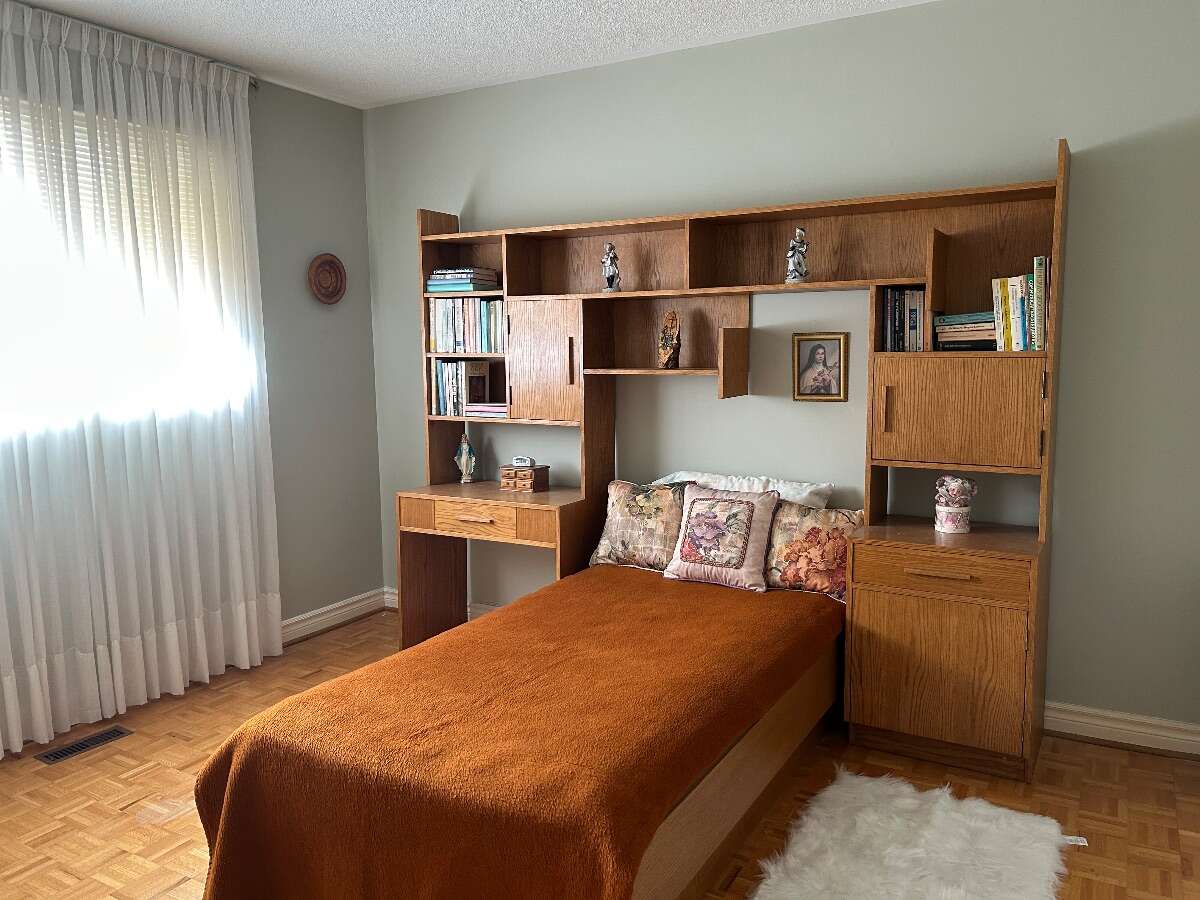 Bright 4 bedroom home in hub of Woodbridge