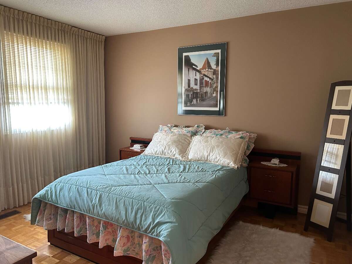 Bright 4 bedroom home in hub of Woodbridge