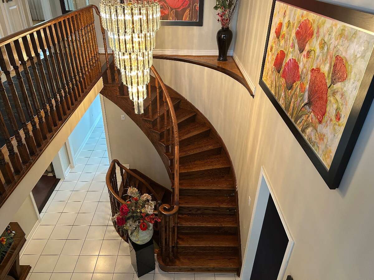 Bright 4 bedroom home in hub of Woodbridge