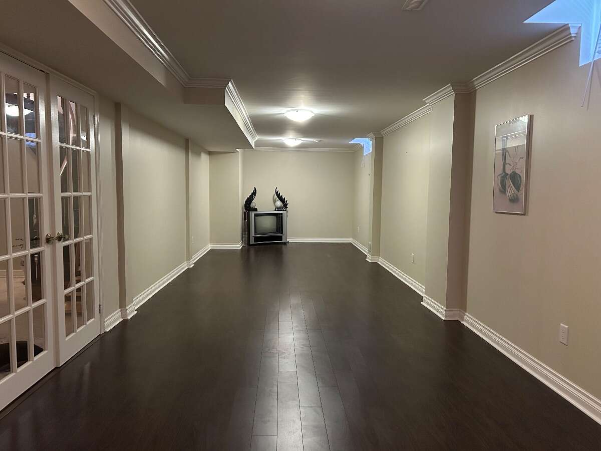 Bright 4 bedroom home in hub of Woodbridge